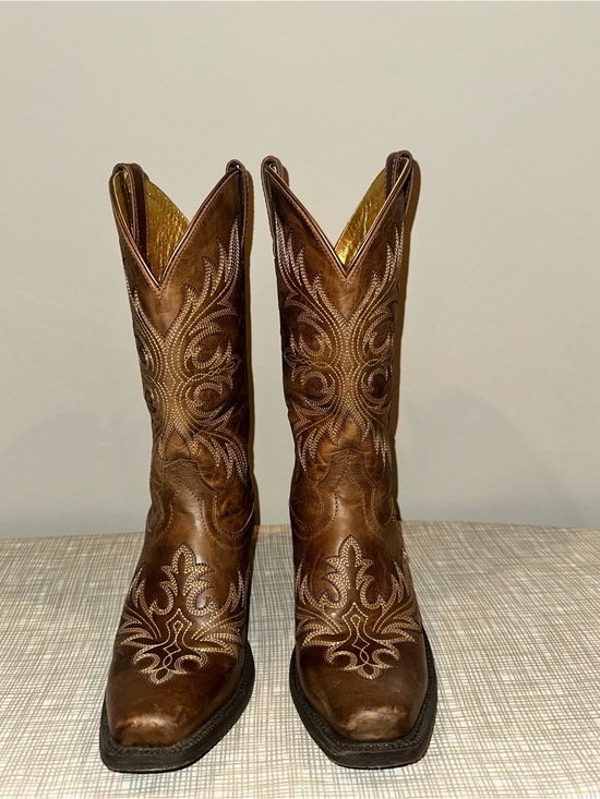Ariat Shoes - Ariat Brown Women’s Cowboy Boots